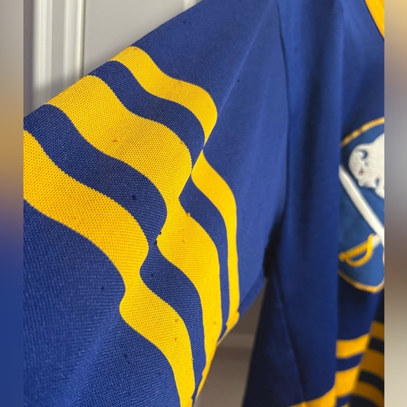 Vintage Buffalo Sabers CCM Jersey - Picture 3 of 9